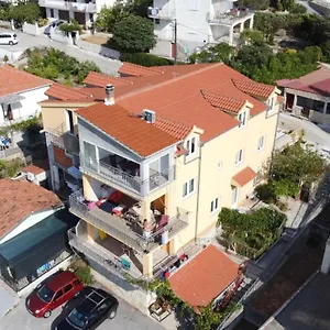 https://apartments-mara-seget-vranjica.splithotels.org
