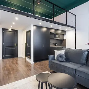 E41 - Trendy Boutique - Prime Spot By Bqa Budapeszt