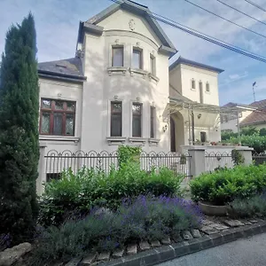  Apartman Kuria With Free Parking